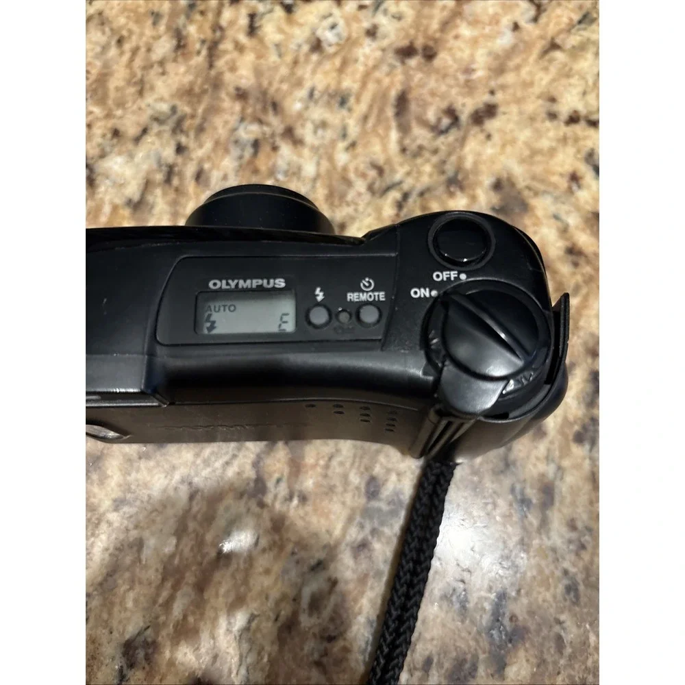 Olympus Infinity Accura Zoom 80‎ DLX Quartz Date Point & Shoot Film Camera